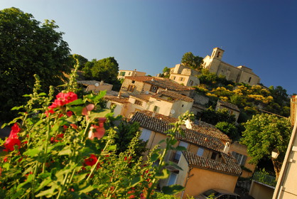 Le plateau de Valensole (04), le village de Saint-Jurs, pour le conseil régional Provence Alpes Cote d'Azur